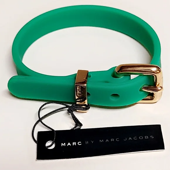 Green Bracelet with gold buckle NWT - Picture 1 of 6